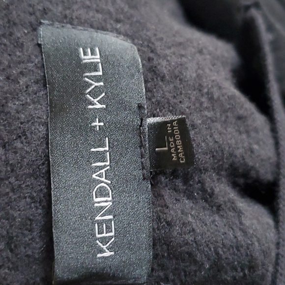Nwt! Kendall and Kylie hoodie - Picture 10 of 12